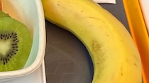 ANA深夜便の機内食、軽めにしたくてフルーツに変更→届くと……　“意外な中身”に「最高だよ」「正解だと思います」