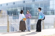 「近くに行列ができる飲食店も多い」　“立地が良い首都圏の大学”ランキング上位に「取得できる資格が多い」「歩いてライブに行ってる人もいます」の声