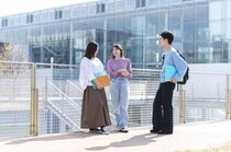 「近くに行列ができる飲食店も多い」　“立地が良い首都圏の大学”ランキング上位に「取得できる資格が多い」「歩いてライブに行ってる人もいます」の声