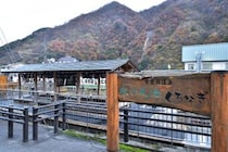 「ここに泊まって大正解」　富山県で“食事の評価が高い宿”ランキング1位に絶賛の声　「たまたま泊まったらこの旅館の虜になりました」「川越しに眺める風景は最高」