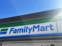 「トータル3枚目。これで夏は完璧」　ファミマの“1998円ショートパンツ”→予想以上の着心地に「快適過ぎる」「プライベートで一番履いた」