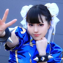 春麗のコスプレをする女性→7年後に挑戦したキャラは……「振り幅凄すぎ」　刺激強めのヤバい姿が500万表示「ギャップ天才」