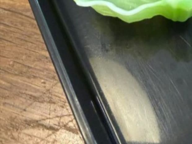 小3息子「弁当の野菜、硬くて食べれなかった」→中に入っていたのは…… 「食べないでよかった」まさかの光景に「たしかにこれは……」