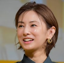 【画像】タイトスカートの全身ショット