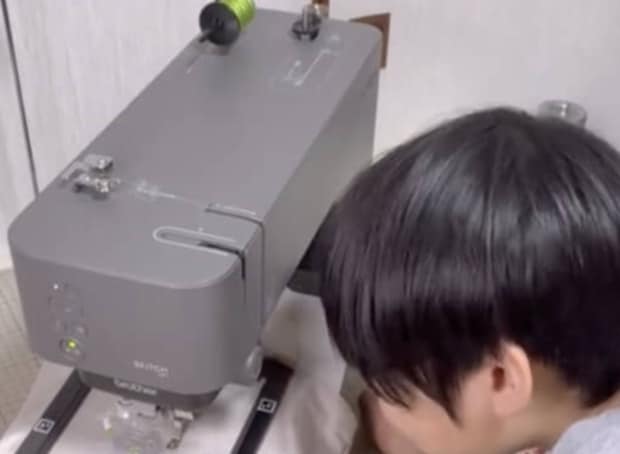 ジョジョ好きの小3息子→お小遣いが足りずグッズが買えないので……　驚きの“自作アイテム”に「オタクの鑑」「一生の宝物だ」