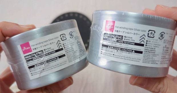 ダイソーの平巻テープをかぎ針で編んだら→「ここまで可愛くなるなんて！」　完成した“夏アイテム”に「素敵な模様」