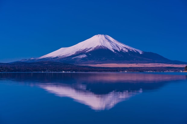 「富士山と河口湖がとてもきれい」山梨県の“人気温泉宿”1位が大好評！　「富士山好きにはオススメです！」「ワインの飲み比べも楽しみました」