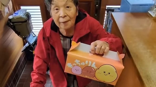 雨の中、孫のためミスド「もっちゅりん」を買いに行った84歳祖母→箱を開けると……「涙が止まりません」まさかの中身に「無償の愛すぎる」