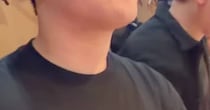 韓国人観光客が着ていた“Tシャツ”→よく見ると……　まさかのデザインに「天才あらわる」「めちゃくちゃ画期的」