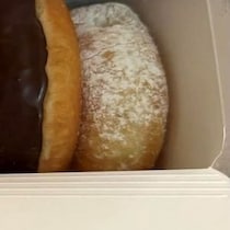 ミスドで“自分用”にドーナツを爆買い→箱を開けたら…… とんでもない中身に「これ全部？」「1人で食べないよな!?」