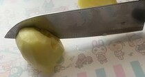 「お願いよ。嘘だと言って」　包丁でじゃがいもを切ろうとしたら……「どうしてそんなことに」　訪れてしまった“最悪の事態”に反響