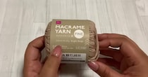 ダイソーのマクラメヤーン7玉、かぎ針でしっかり編んでいくと……「段違いですね」　完成した便利アイテムに「素敵な編み方」