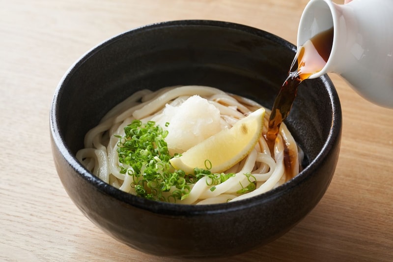 「愛媛県のうどんの名店」あなたの好きなお店はどこ？　松山市名物の鍋焼きうどんが味わえるお店などを紹介！