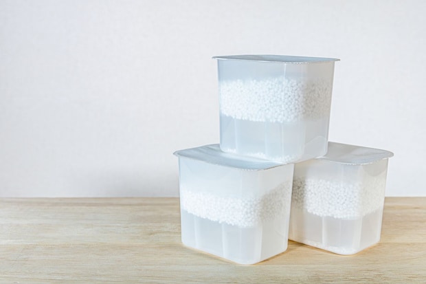 「雨の多い時期に助かります」　エステーの“備長炭入り除湿剤”が高評価→湿気もニオイも対策できて「1年中使ってる」「なくなったら買い足してる」の声