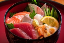 「秋田県の海鮮丼の名店」あなたの好きなお店はどこ？　自分好みのネタでオリジナル丼を作って食べられるお店などを紹介！