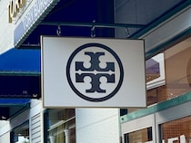 「大人可愛いデザイン」　TORY BURCH（トリーバーチ）の“上品トートバッグ”が高評価　「軽いです！」「荷物多めの方に特におすすめ」