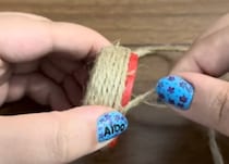 ペットボトルのふたに麻ひもを巻き付けると……「わぁあ！」　驚きの完成品に「なんてこった」「子どもも作れるかな」【海外】