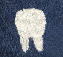 3歳次男と病院へ→歯科衛生士に「歯かと思った」と笑われたのは……　意外な正体に「想像してなかった」「もう歯にしか見えない」