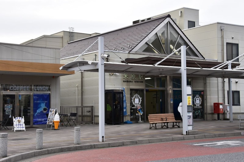 「トンチキお土産かと思った」琵琶湖の形した名物お菓子を食べてみたら…→「おいしすぎました」「めちゃ可愛い」「どこから食べる？彦根？長浜？」