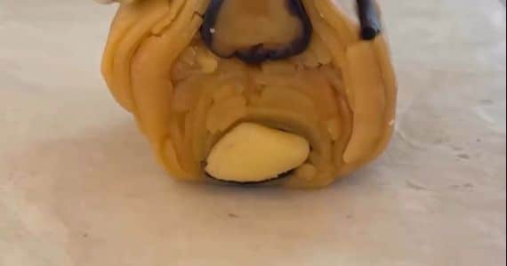 弟たちのために人気お笑いタレントのクッキーを作ったら……“まさかの完成度”に「なんて日だ」「食べづらい程似てる」