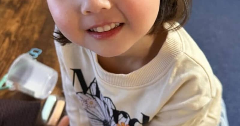 天使のような笑顔の娘→カメラを向けると……　予測不能な“まさかの変顔”に「信じられない」「どんな顔しててもかわいい」