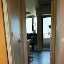 中古マンションで1人暮らしする52歳女性→5年後の部屋は……　63平米のセンスある空間に「色使いめっちゃ良い」「憧れます」