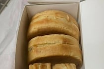 【画像】円盤状の焼き菓子の名前は