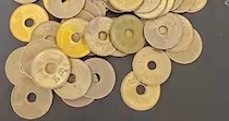 500枚の5円玉→1枚1枚よく見たら……「これヤバいっすよ」　激レアな光景に「運良すぎて草」「めっちゃうれしい」