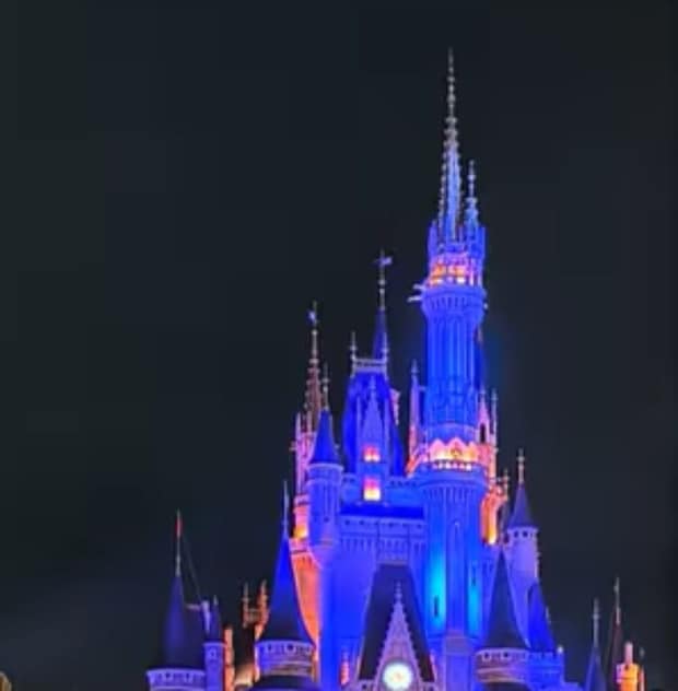 紫のバラ108本→プロポーズのために花束を作ったら……　圧巻の光景が206万再生「一生に一度は欲しいなぁ」「理想的すぎる」