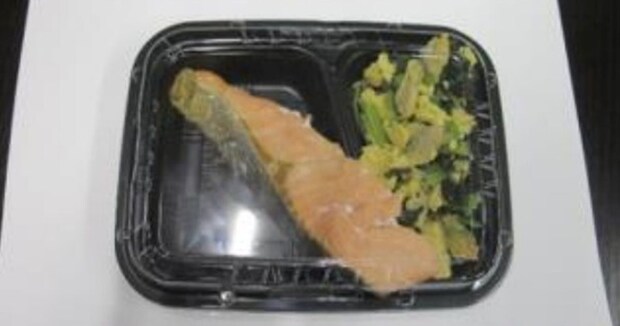 学校給食に「ゴキブリの死骸」混入 “現物写真”を公開…… 生徒が弁当の中で発見【広島県】