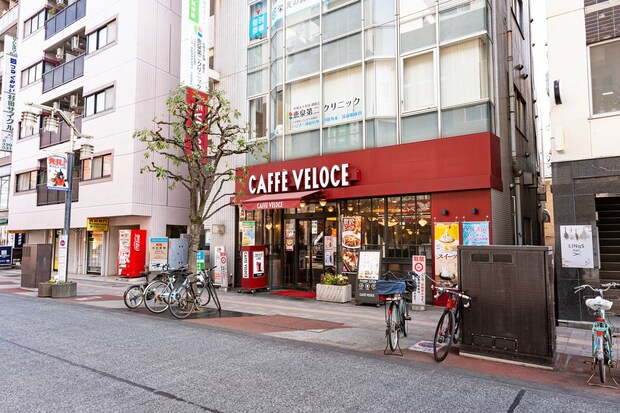「ええええー可愛い〜」「これ、欲しすぎる」　カフェ・ベローチェの“黒ねこサマーバッグ”が今年も大人気！「商品開発部が有能すぎる…」「みんな！！！明日やで！！！」
