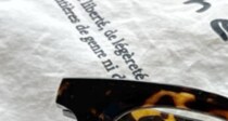 【ダイソー】「6店舗回ってやっと見つけました」110円サングラスが高見えで話題「ドンピシャにかわいすぎ」【レビュー】