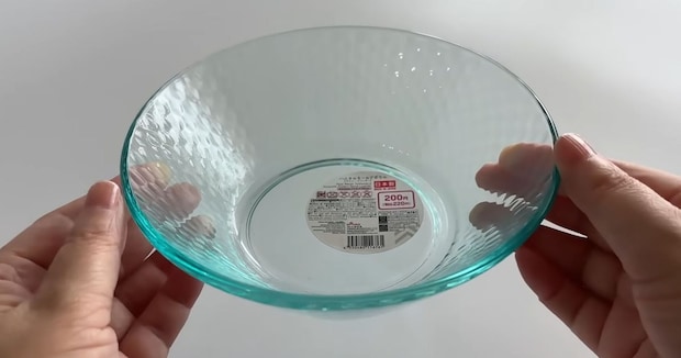 ダイソーで220円の“ガラスの器”→100均DIYで完成したのは……　爽やかで涼しげなアイテムに思わず見とれる！