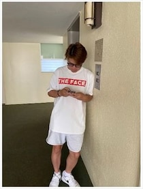 「恐るべしDNA！」「完全に間違われるレベル」　ヒロミ、そっくり次男との“判別不能”ショットに驚きの声