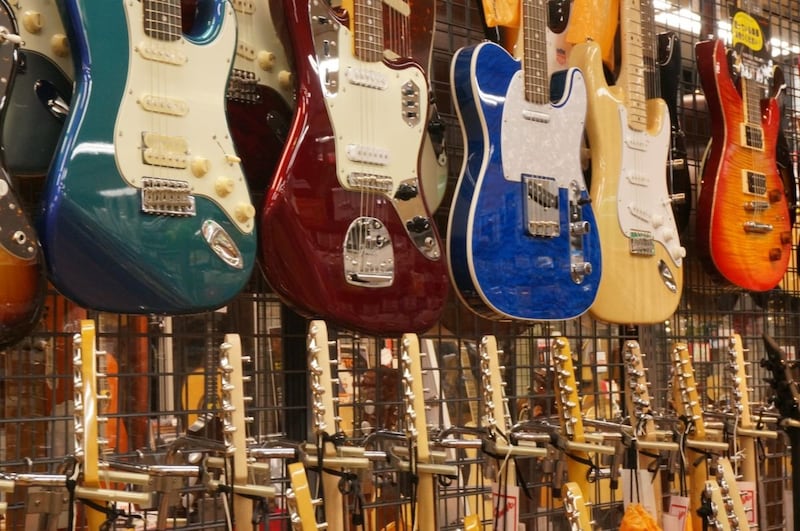 「エレキギター」人気ブランドランキング！　2位は「Gibson」、1位は？