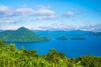「北海道で一番好きな場所かもしれない」　道民が選ぶ“札幌以外で旅行におすすめの市町村”ランキング上位に「マンガ・アニメフェスタまであと100日！」「神秘的な山々や中島」の声