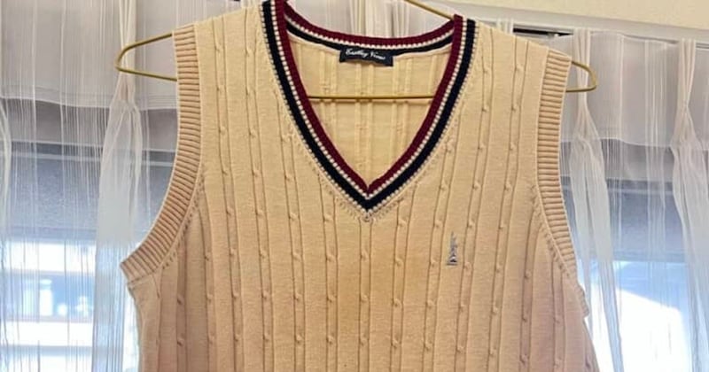 高校生娘「やらかしました」→8800円の買ったばかりの制服が……　ママ絶句の”衝撃の姿”に「頭掻きむしりました」「ひぇぇ」