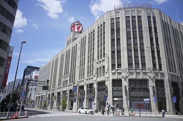 【女性が選ぶ】絶対食べたい「伊勢丹新宿店地下の洋菓子ブランド」ランキング! 2位は「ゴディバ」、1位は?
