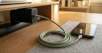 【画像】「カバンのゴチャゴチャを瞬時に解決」 充電器とケーブルが合体した注目商品