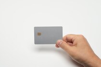 【男性に聞いた】「レジで出すとかっこいいクレジットカード（プラチナ）」ランキング！　2位は「三井住友カード プラチナ」、1位は？