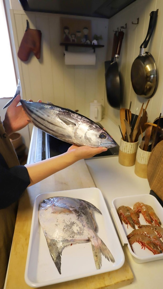 高1息子が朝早く市場に買い出しへ 父のために用意した圧巻の食卓に「こんなんされたら号泣」「空いた口が塞がりません」