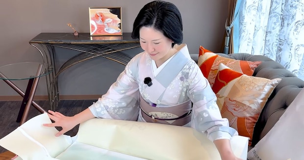 結婚10周年の女性、一目ぼれした“ティファニーブルーの着物”を着てみたら…… 「輝いておられます」「すっごい綺麗なお色」