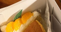 母が4人分のケーキを買って帰宅→箱を開けたら……「こんないらん！」　驚きの光景に「私は母の愛を舐めていた」「いいなぁ」