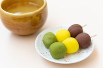 【主婦に聞いた】買ってきてほしい「愛媛県のお土産」ランキング！　同率1位は「坊っちゃんだんご・マドンナだんご（一六本舗）」と？
