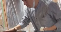 漆芸職人→素手で漆を机に磨き込むと……「何これ！」　 “最上級の仕上がり”が990万表示「スマホ逆さにして見ても違和感ない」「これぞ日本の工芸」