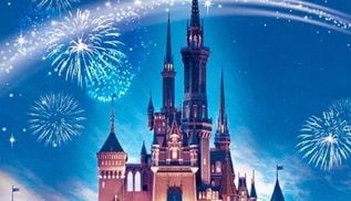 「舞浜やばすぎ」ディズニーの最新ショー→“まさかの実写化演出”に「えええええやばあ??!」「映画でお馴染みのやつ」「現地で見たら絶対泣く」