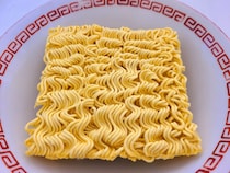 【主婦に聞いた】家に常備しておきたい「袋麺シリーズ」ランキング！　2位は「マルちゃん正麺」、1位は？
