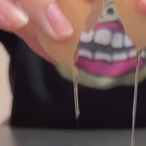 ごく普通の鶏卵を割ったら中から……心臓が跳ねる中身が160万再生「どうなってんの！？」「AIじゃないんだ」