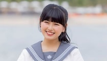 おひなさま「両手に男でーす」が再び話題→“両手の男”たちがまさかの大出世で「こんな未来誰が想像したw」「本当に両手に花だった」