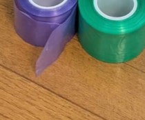 ダイソーのビニールテープをコツコツ編んでいくと……　夏にぴったりな大作に「ひょえええ!!!」「驚きです」